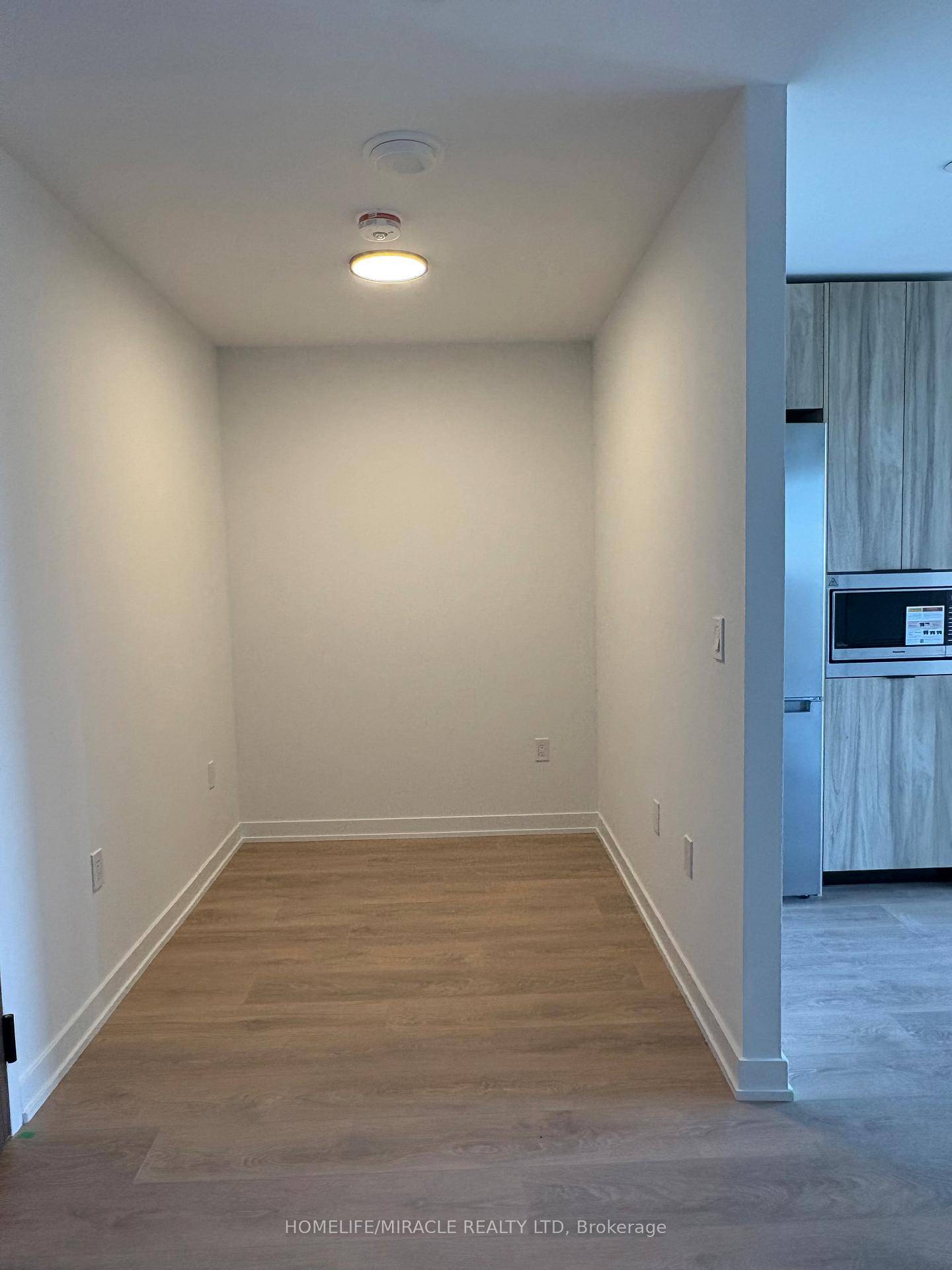 Welcome to Verge Condos where modern design meets everyday comfort.