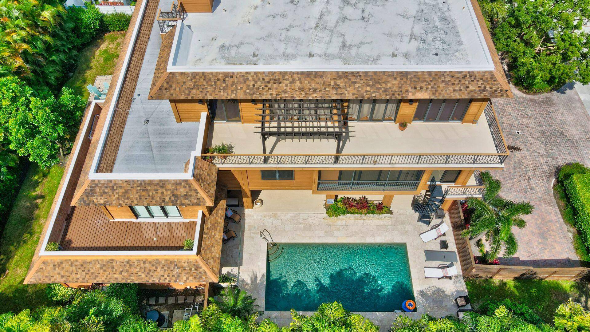 Beautiful townhome in desirable Delray Beach one block from beach and two blocks from E Atlantic Ave.