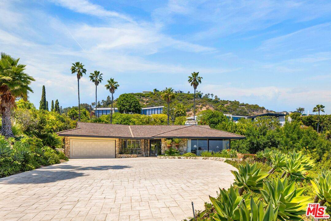 1080   Wallace Rdg 3BR Beverly Hills Post Office | B.H.P.O. La