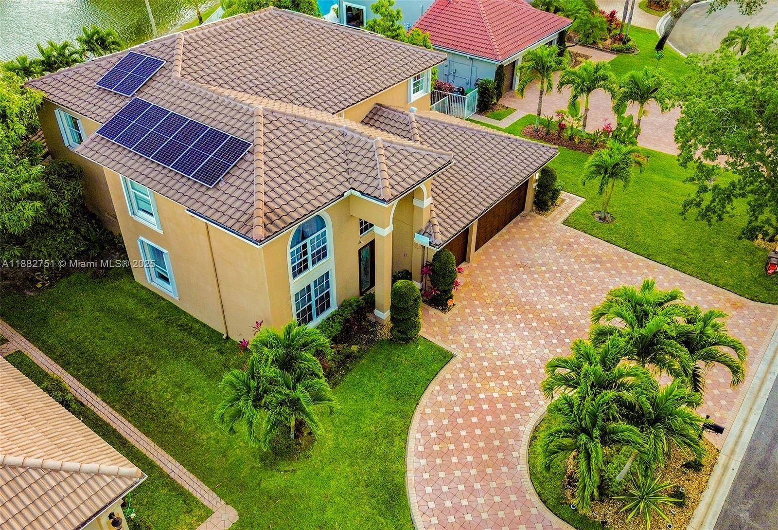 MOTIVATED SELLER ! Don t miss this rare opportunity to own a Beautiful 6 Bedroom, 5 Bathroom home in the highly sought after, upscale Grand Reserve, a vibrant 24 hour ...