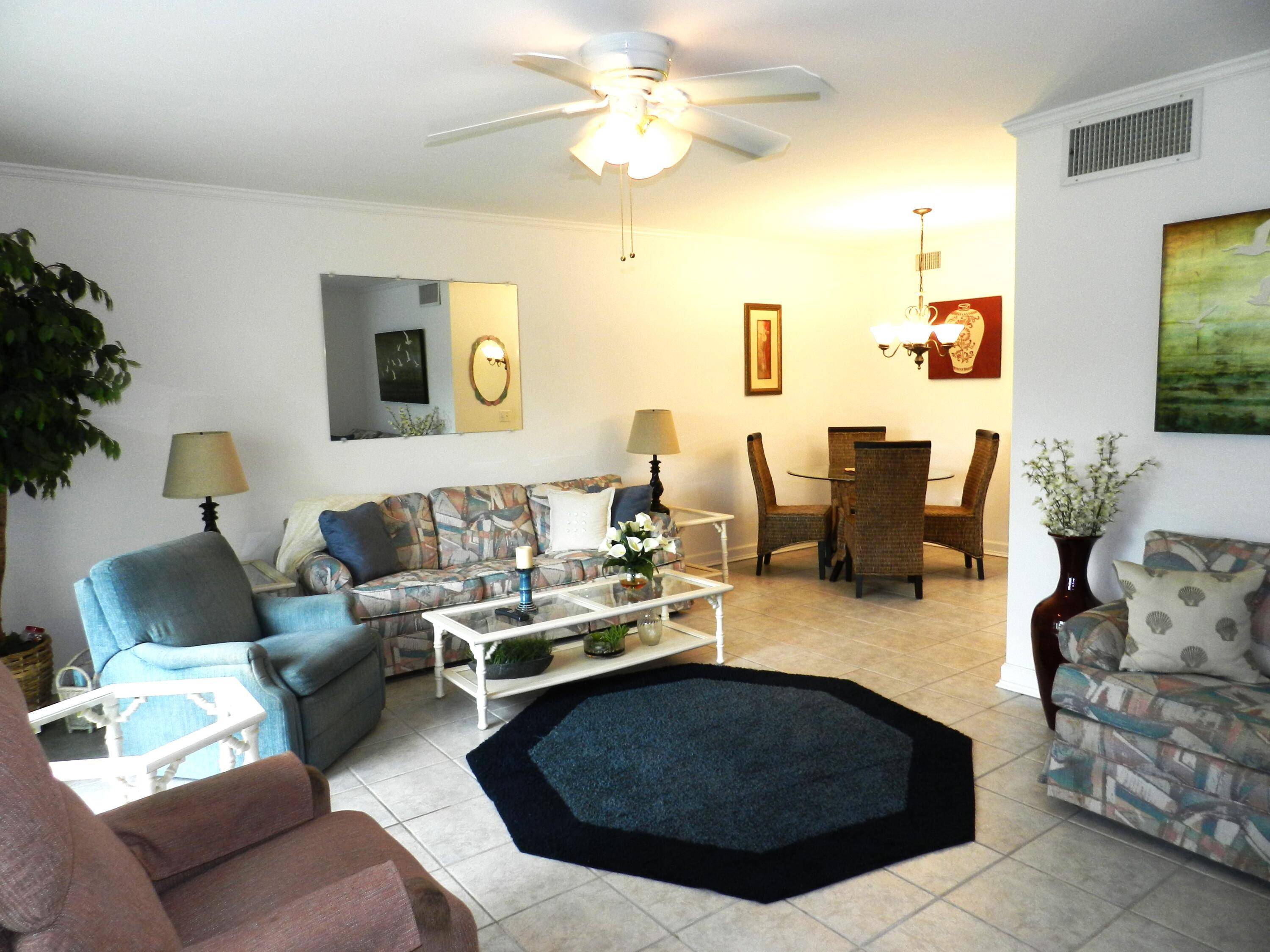 Pet Friendly ! This 1 bedroom 1 bath condo is located in a secluded area of the community.