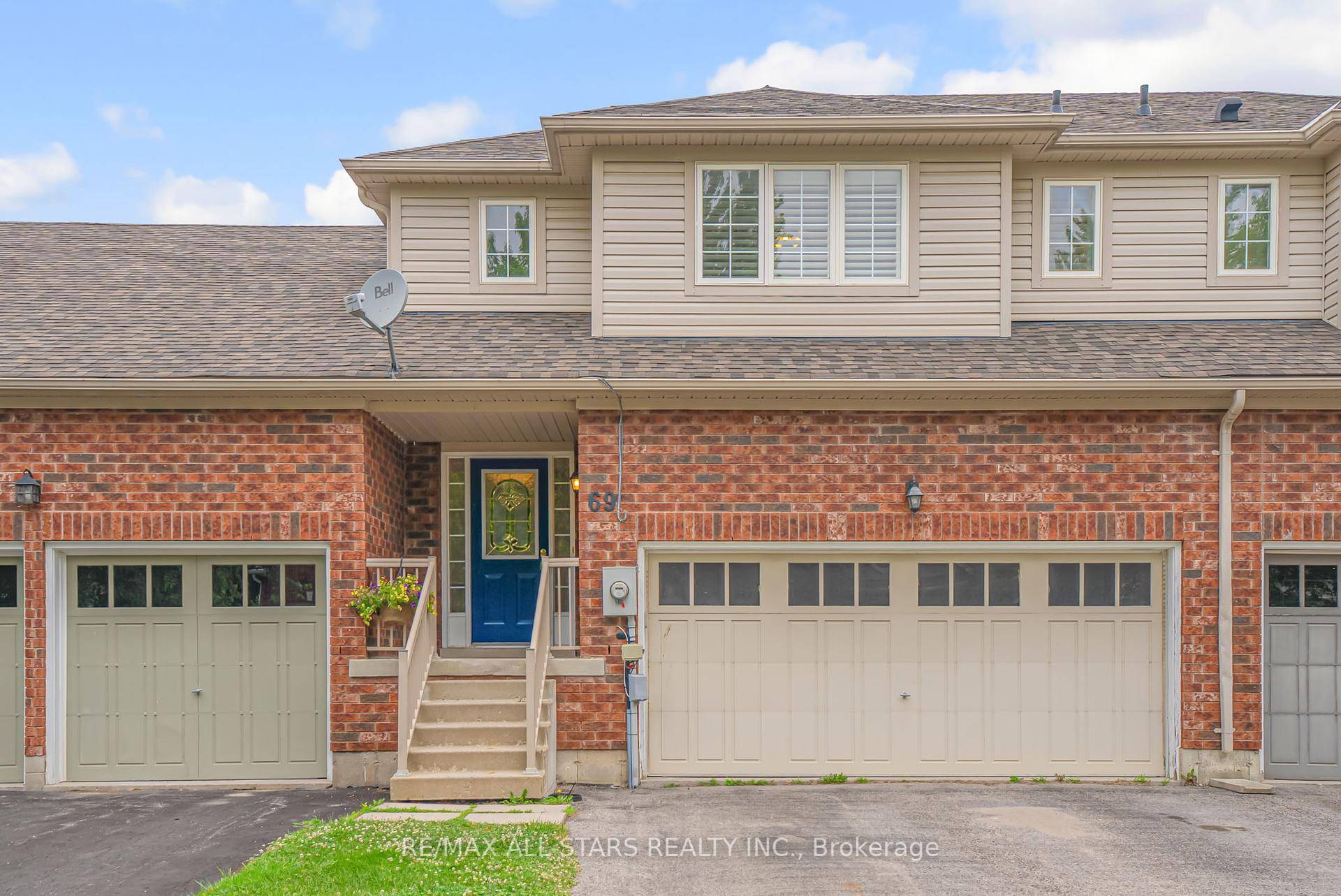 Freehold 2 storey townhome in a family friendly Uxbridge neighbourhood, offering 3 1 bedrooms and 2.