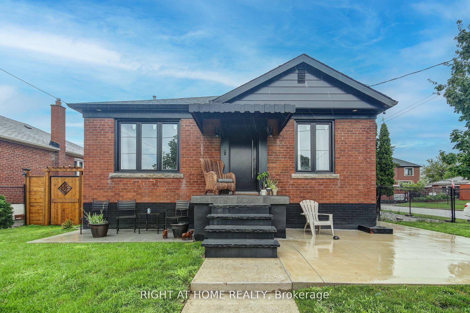 This beautifully updated 700 sq.