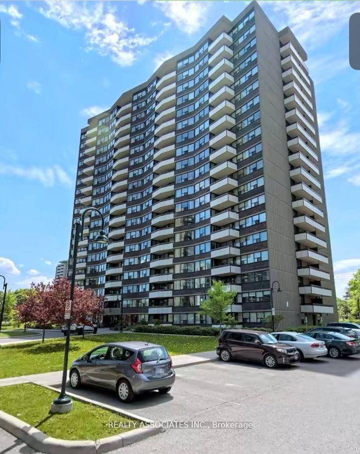 Beautiful Tridel Condo unit with view of CN tower.