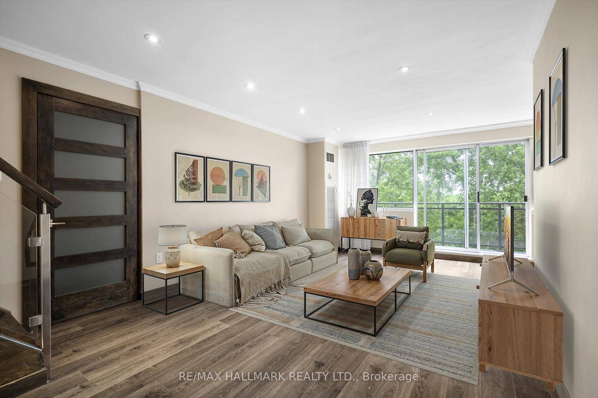 Rarely offered, this fully renovated 4 bedroom, 2 full bathroom, 2 storey condo in prestigious Thornhill showcases over 50, 000 in upgrades and overlooks a serene park.
