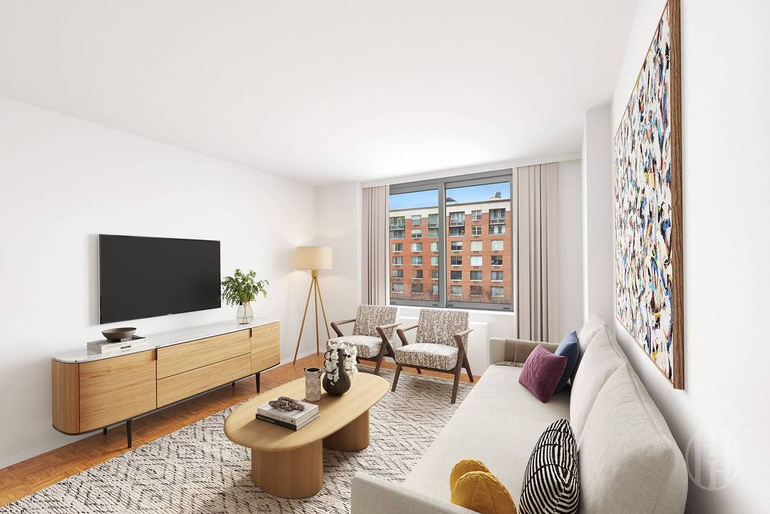 With open views of the Hudson River to the West, this freshly renovated, generously sized one bedroom apartment is superb.