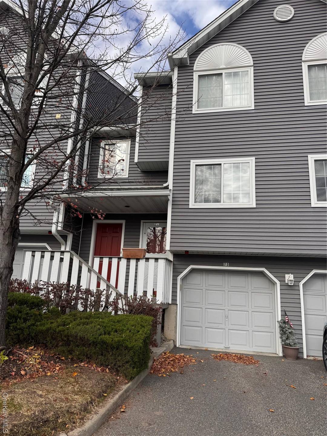 Beautiful, spacious updated 1 BR plus Den, 1.