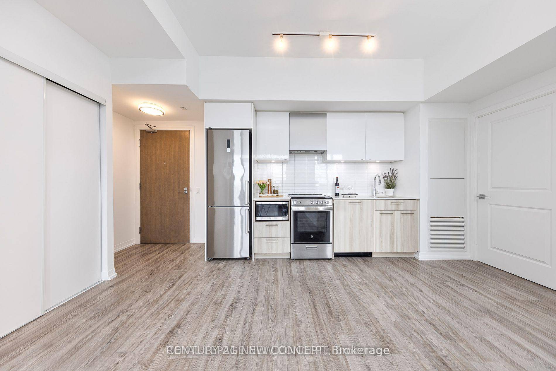 Bright 2Bedrooms with Balcony At Great Location.