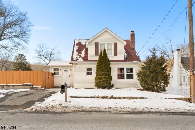 Charming Move in Ready Cape !