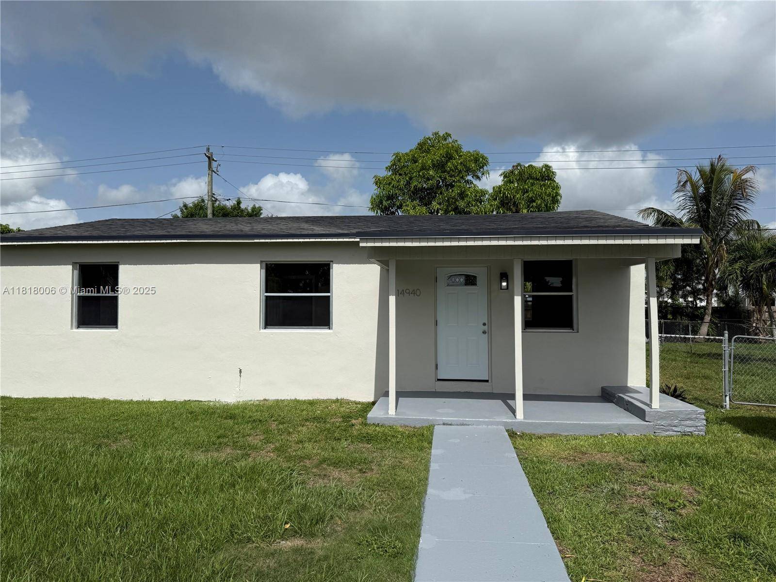 Bring your suitcases and move right in to this newly renovated 3 Bedroom 1 Bath in the heart of Richmond Heights.