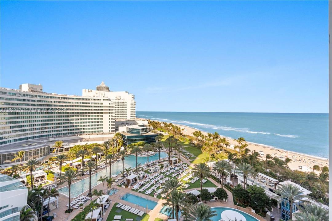 Experience lavish oceanfront living in this north facing 1 bed, 1.