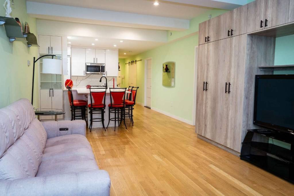 One bedroom, two bathroom, plus an extra office bedroom condo located in New York City's Financial District FIDI.