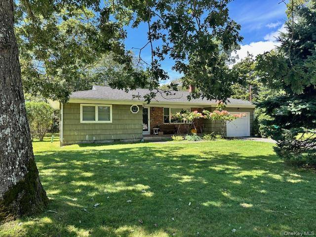 Welcome to Pine Neck Landing a Private Waterfront Community in East Quogue with Bay Beach amp ; Marina Access.