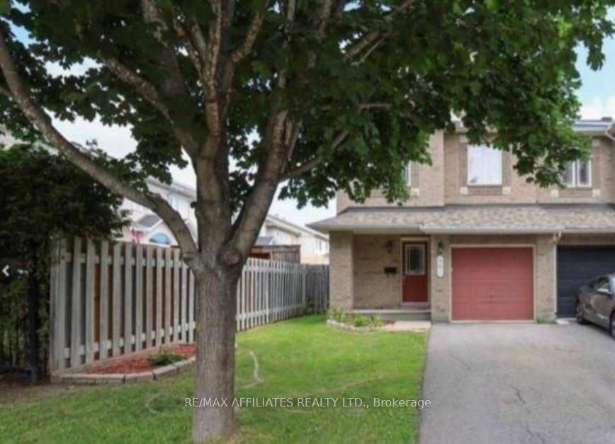 METICULOUS ! This move in ready Minto Manhattan End Unit is ideally located in the heart of Avalon.