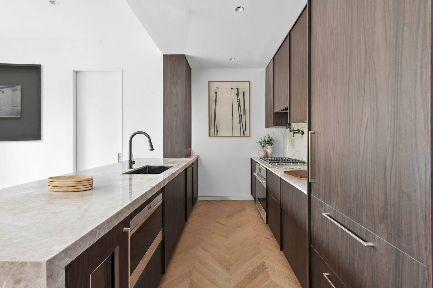 Designed by ARC Architecture Design Studio in collaboration with 7Haus and IMC Architecture, Fifty One Domino sets a new benchmark for contemporary living.