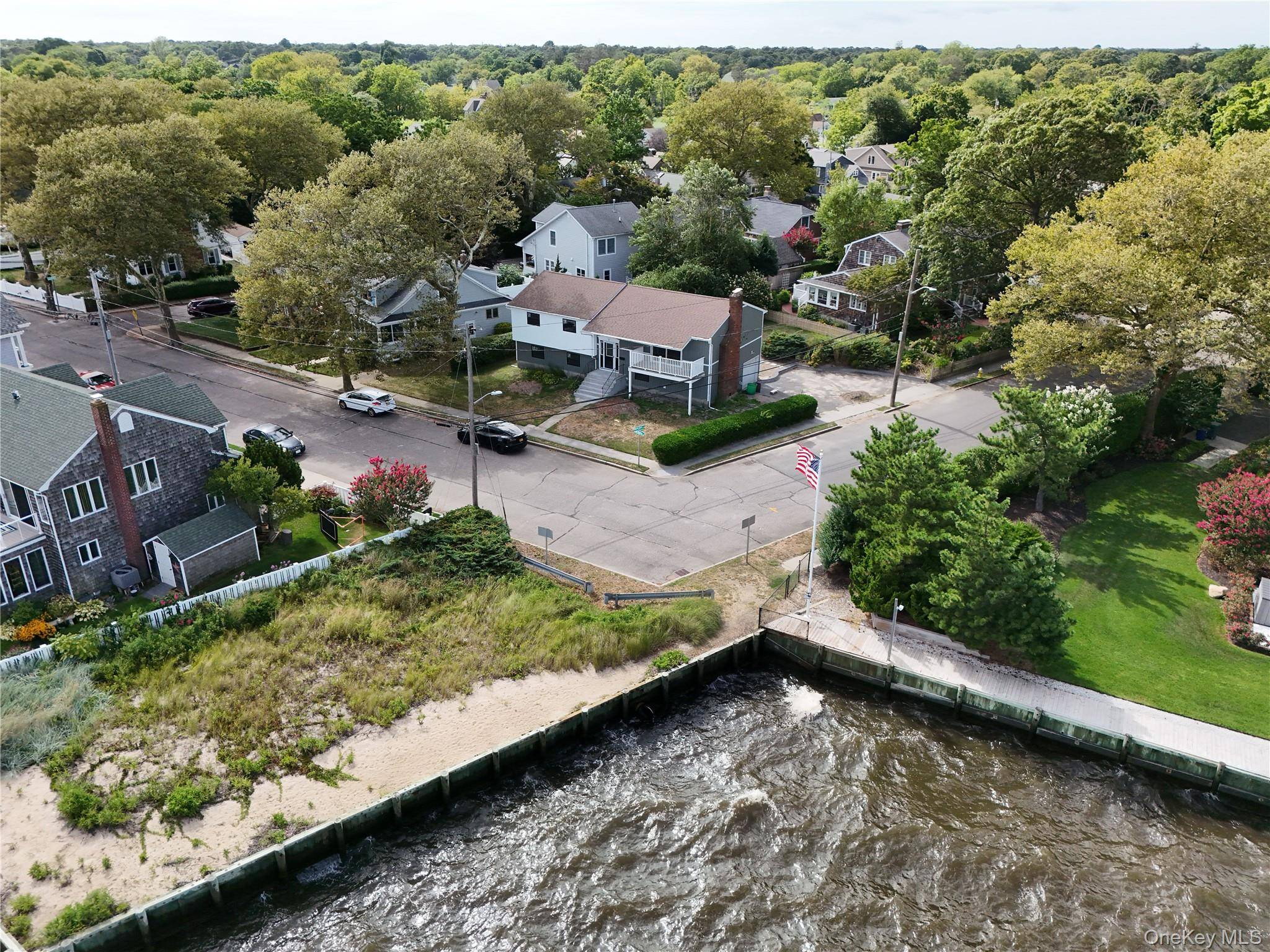 Waterfront Totally Updated Absolutely Gorgeous Inside Huge House With Panoramic Views Of Great South Bay.