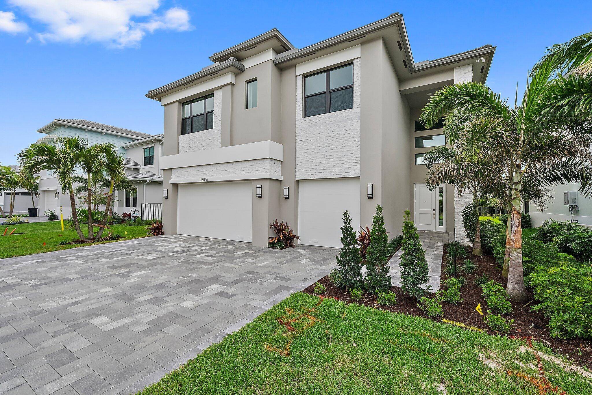 This exquisite new single family residence by GL Homes features 5 spacious bedrooms, 5 bathrooms, 3 car garages, a spacious loft, and even better, a beautiful balcony on the 2nd ...