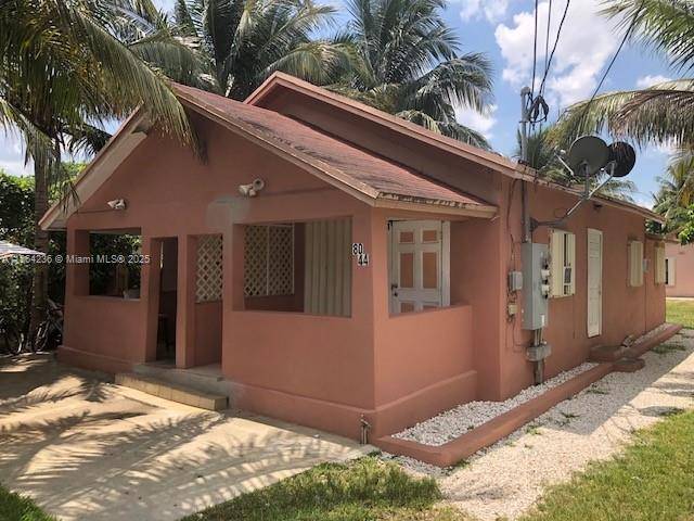 Great Triplex In North Miami Dade.