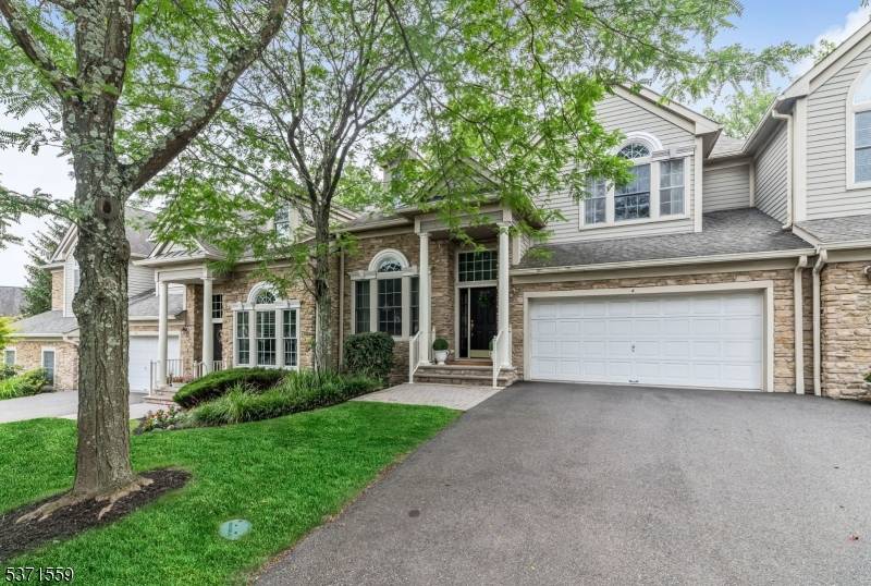 Welcome to 4 Alpine Drive in the prestigious Summit Pointe.