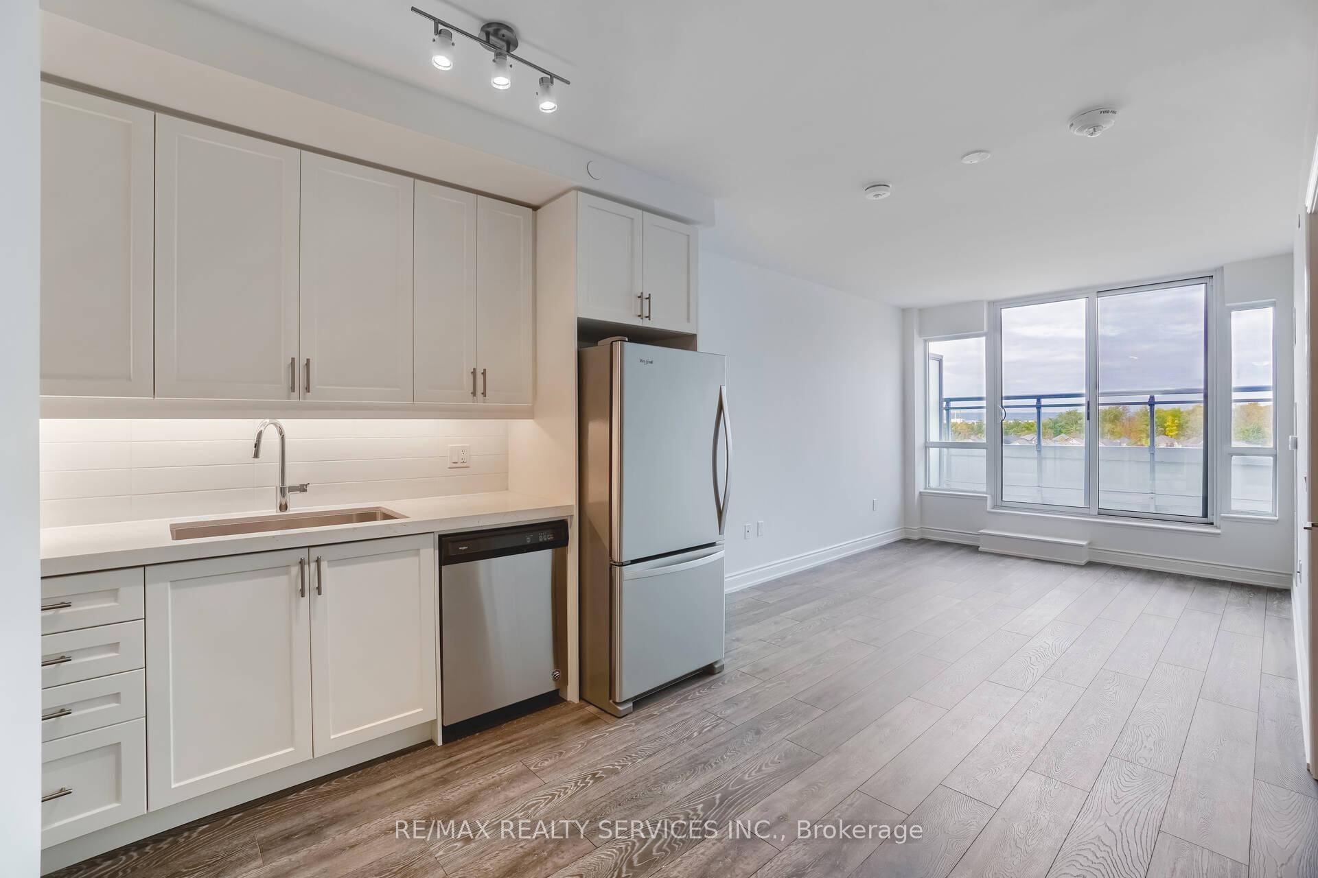 Sun Soaked, Rarely Offered W O To Large Terrace With Unobstructed Views Of Escarpment amp ; Pond !