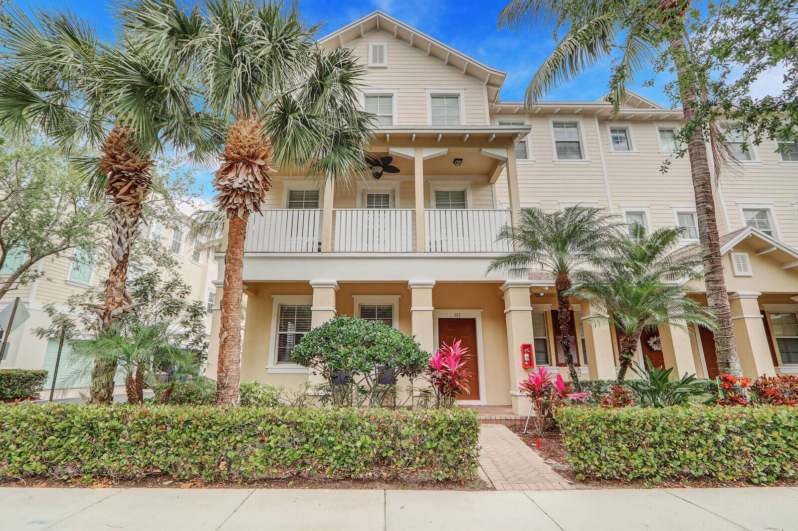 3 Bedroom corner unit 3 story townhome in the heart of Jupiter.