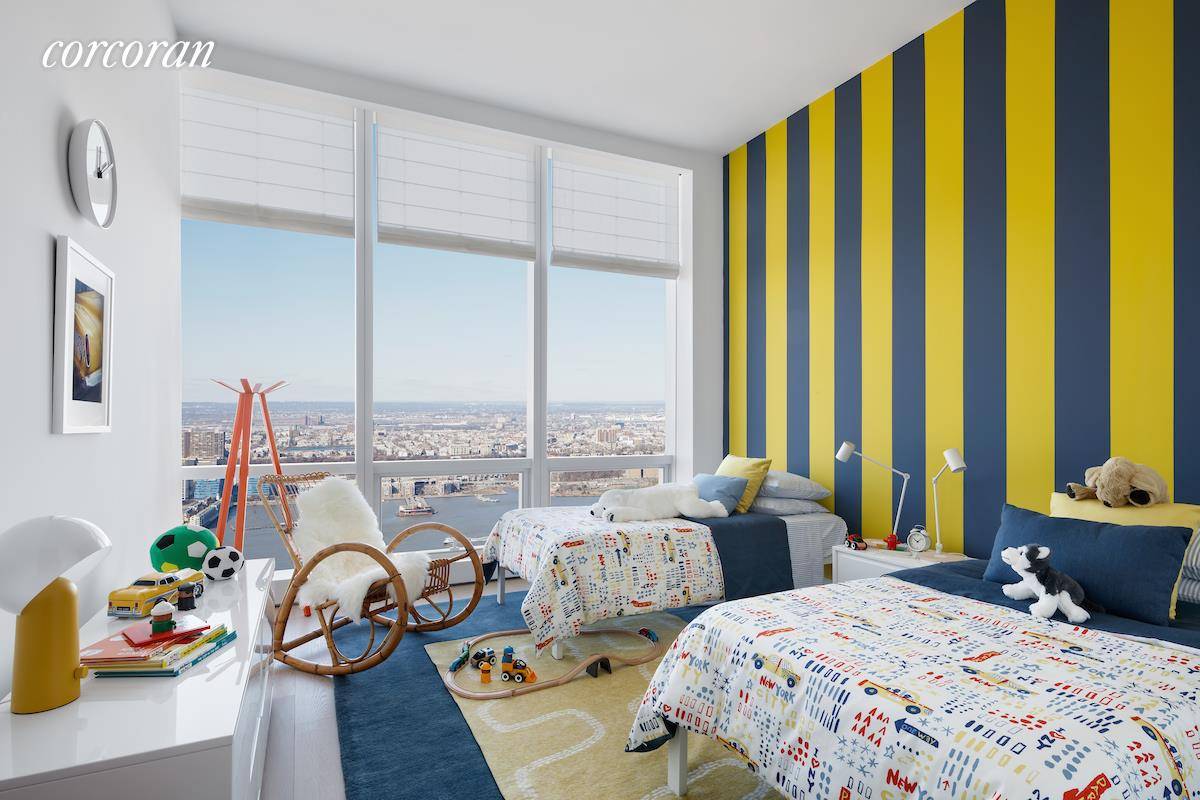 A DISTINGUISHED ADDRESS. Penthouse 86B is a stunning four bedroom residence of 3147 square feet with ceilings up to 10'10, and spectacular sunset views of the Hudson River.