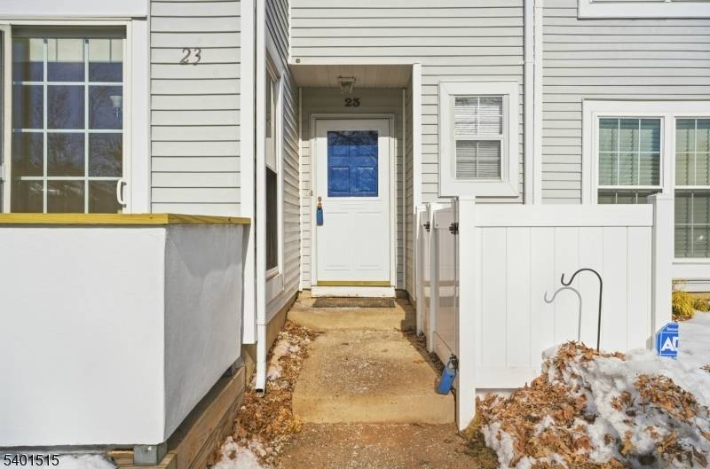 This spacious and airy 2 bedroom, 2.