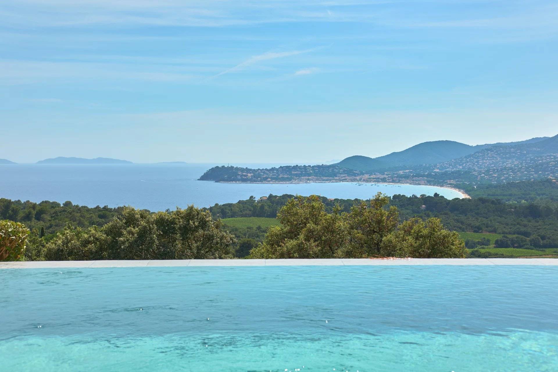 SOLE AGENT - La Pinède - Panoramic sea view for this magnificent property in absolute peace and quiet near the beach in La Croix-Valmer