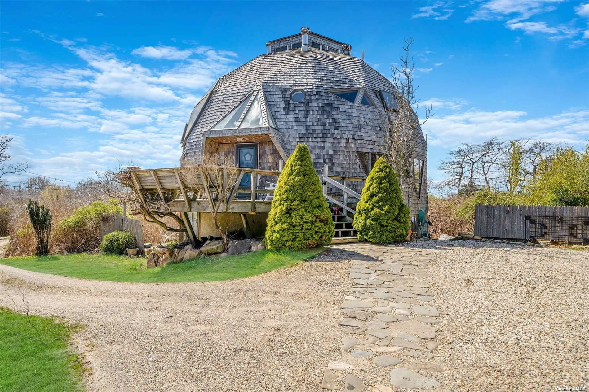 Welcome to Montauk's Dome Home !