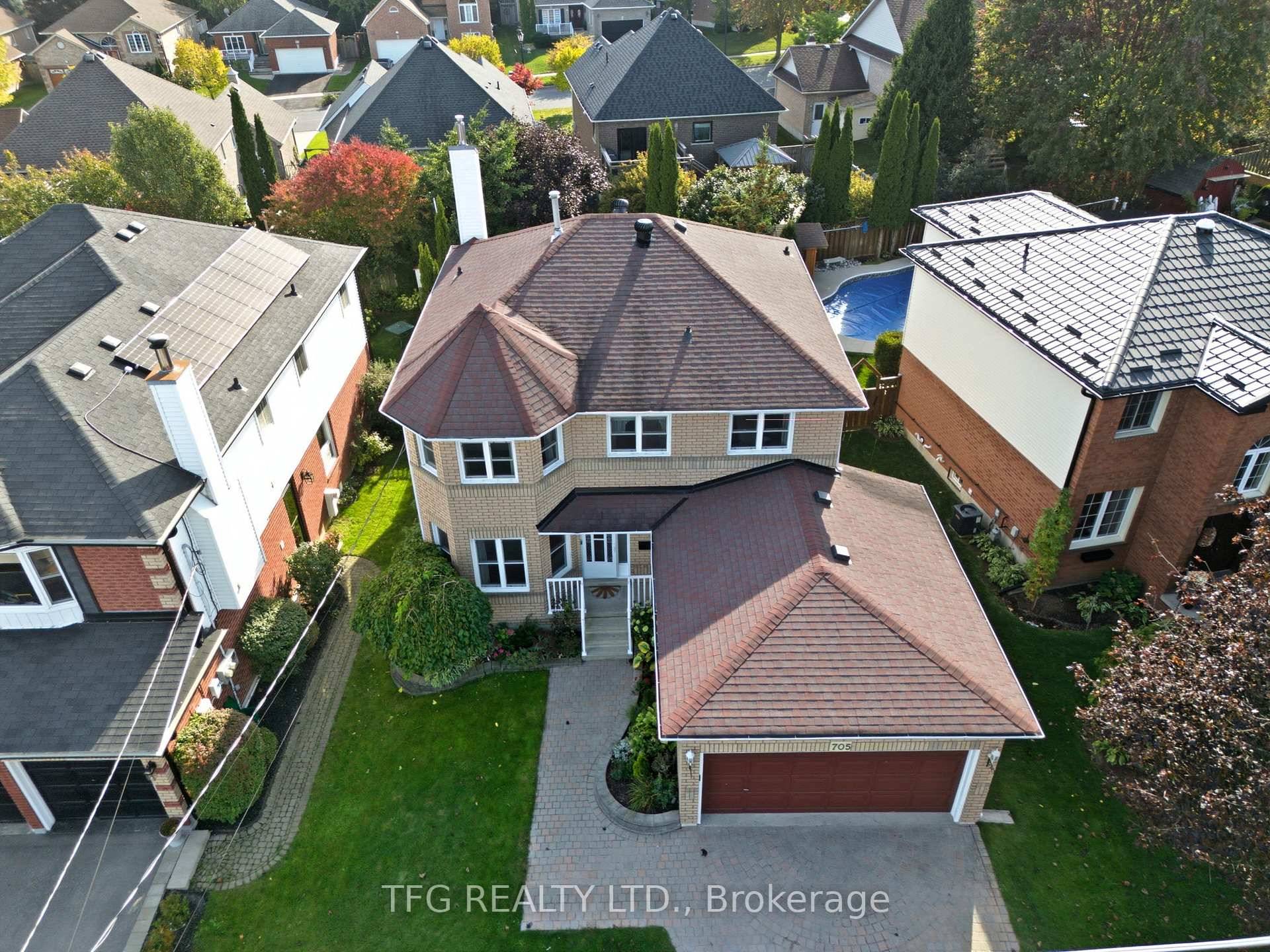 Beautiful large family home with functional layout, well appointed principal rooms and large bedrooms in a popular neighbourhood in Northwest Cobourg.