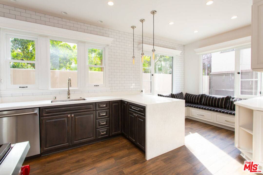 153 N Arnaz Dr 2BR Beverly Grove La