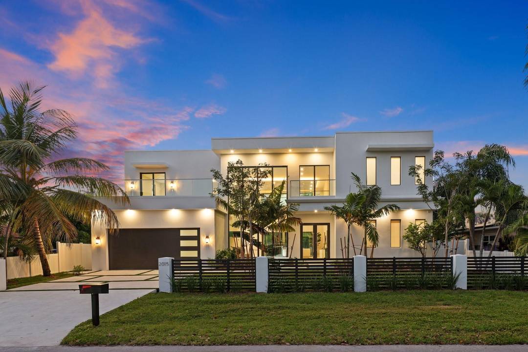 Modern elegance amp ; architectural sophistication define this Wilton Manors home spanning 3, 755 SQFT with 4BD, 4.