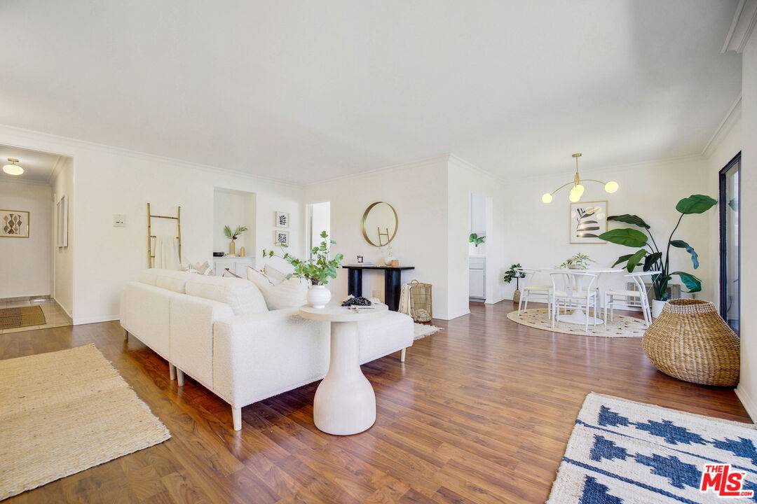 1925 Overland Ave 2BR La