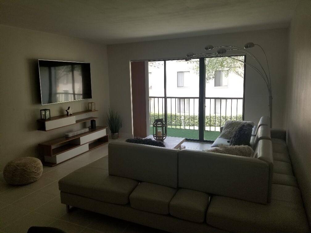 There is no restriction to rent immediately.