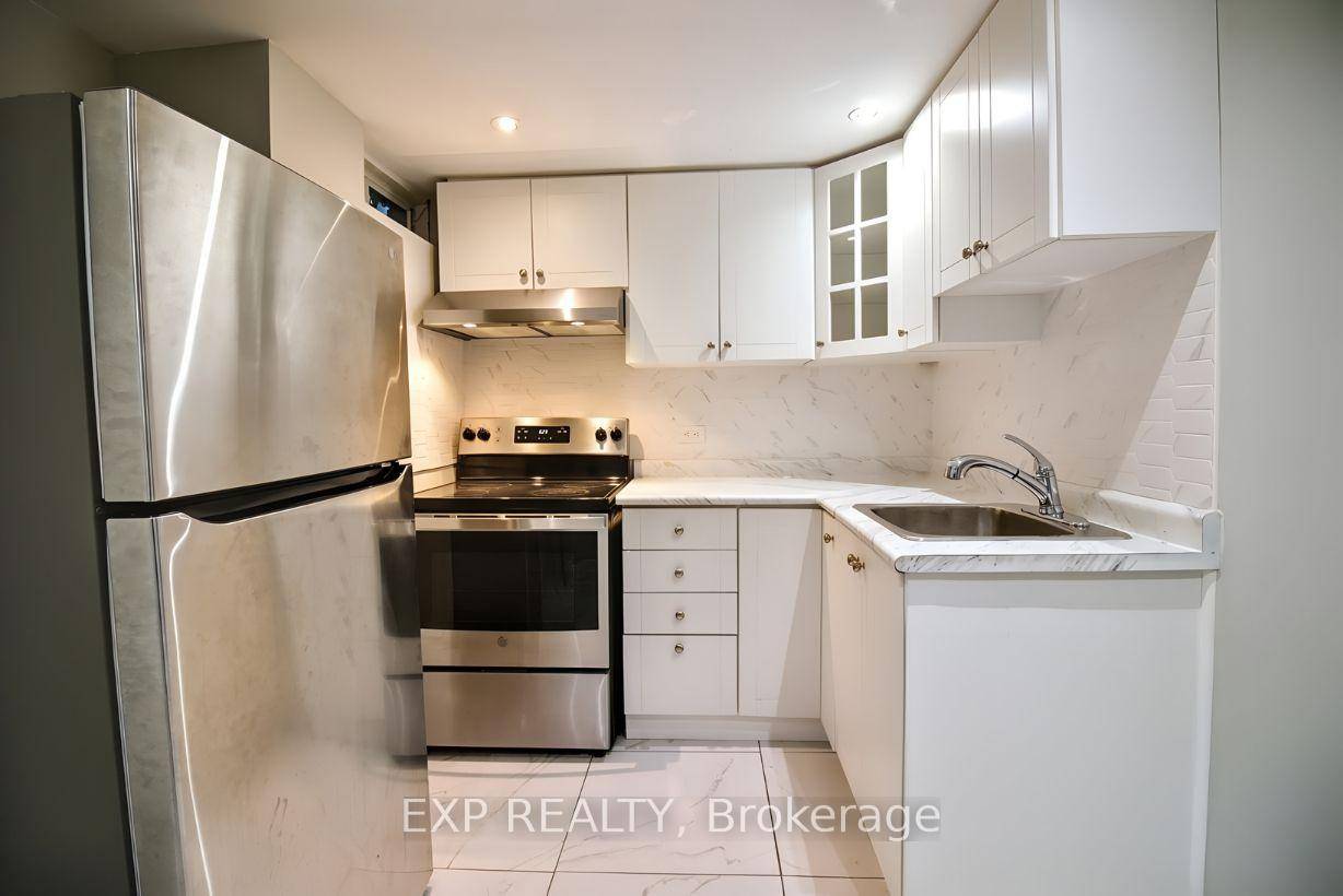 Welcome to your new home in the heart of Meadowvale Village !