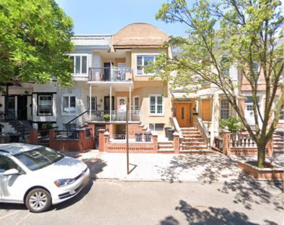 Townhouse in Prime Windsor Terrace !