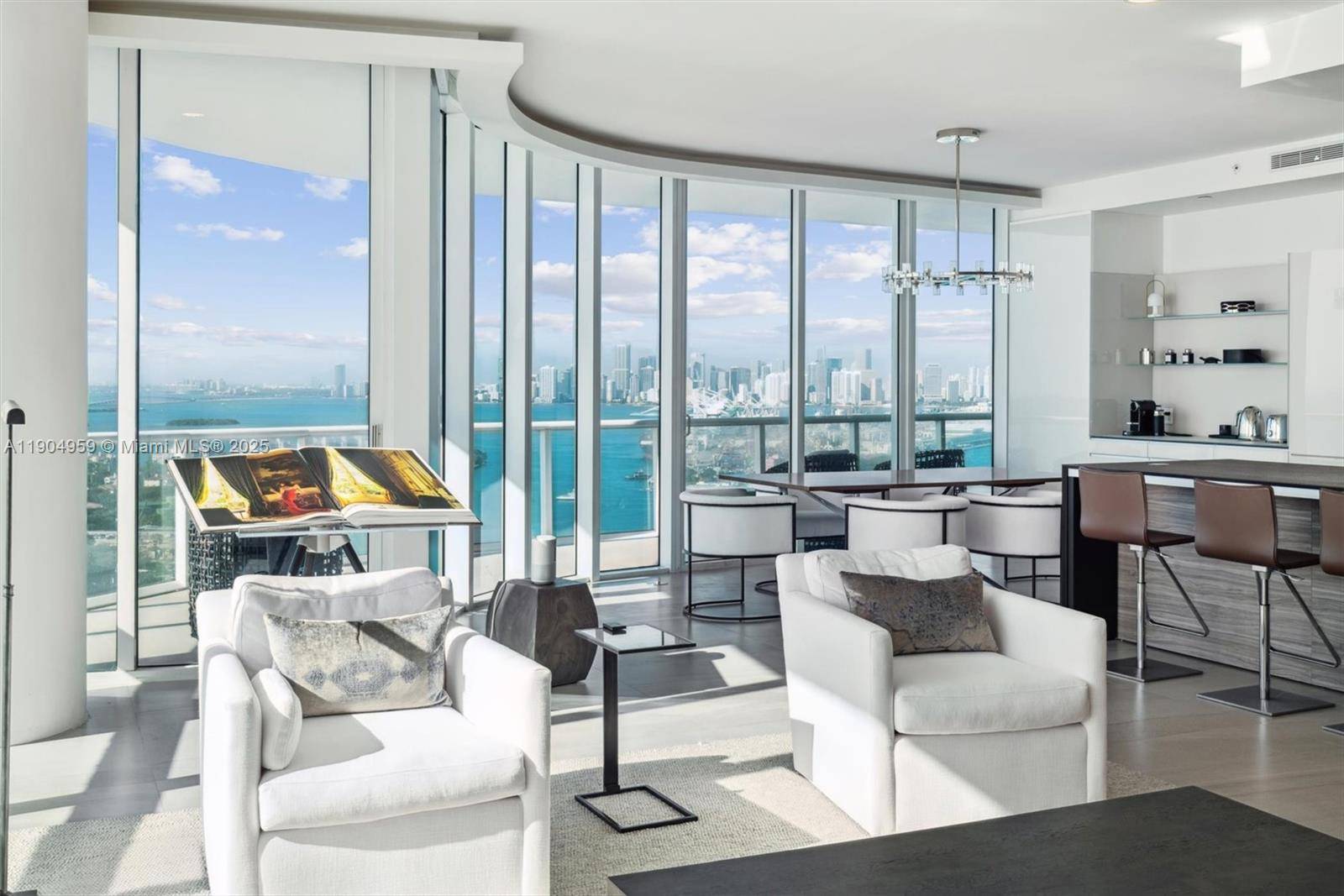 Experience the ultimate luxury and Florida lifestyle at the 5 star Continuum South Beach, Miami Beach's most exclusive oceanfront property.