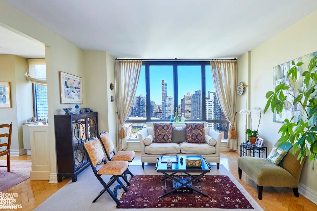 Panoramic City Views and Gracious Proportions in Prime Lincoln Square AVAILABLE JUNE 23, 2025 Perched high on the 24th floor, this corner home offers spectacular views from every room.