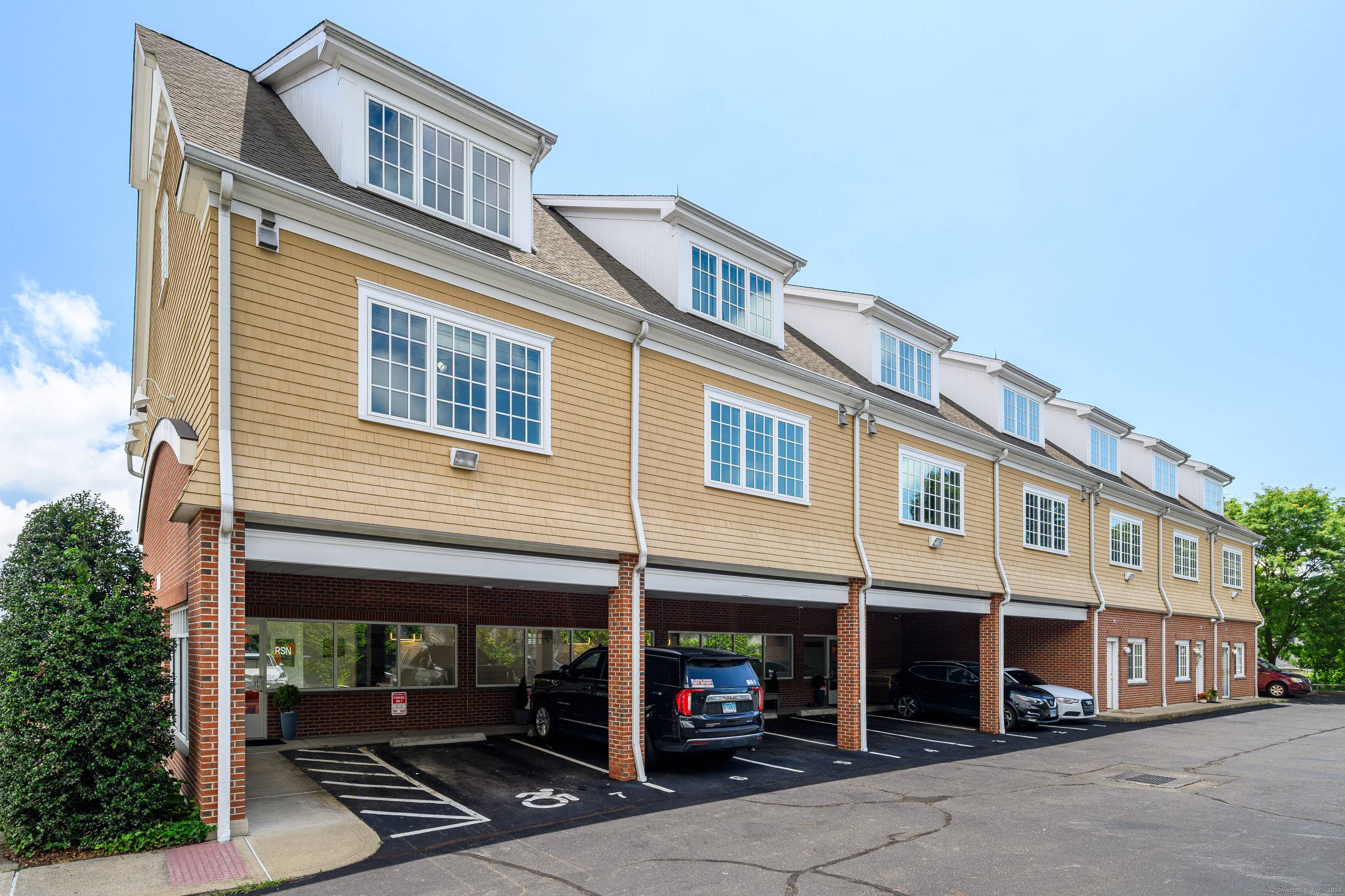 Looking for the perfect townhome style condo in a great Norwalk location ?