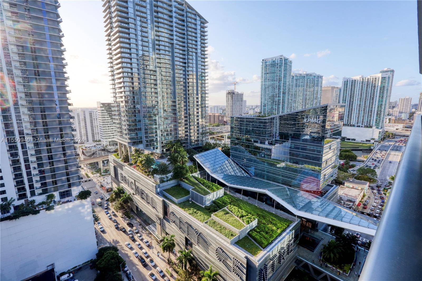 Introducing your dream condo in the heart of Brickell !
