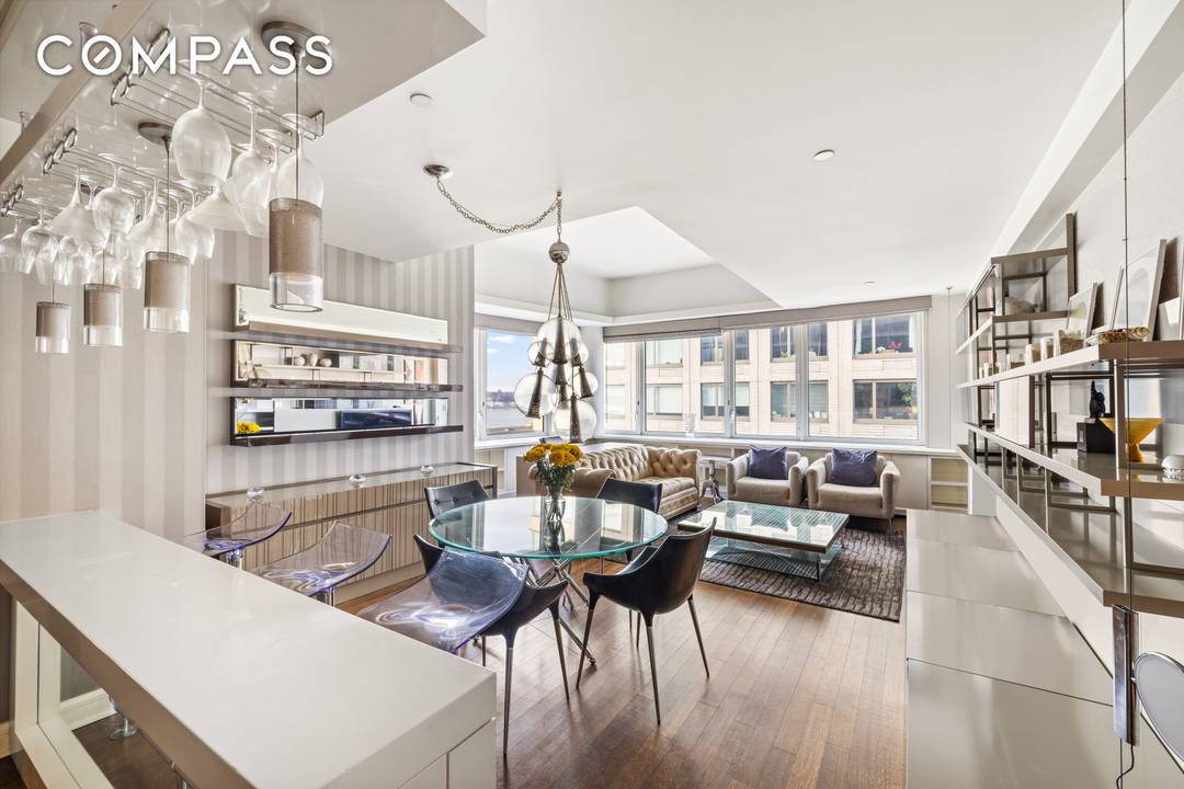 In one of the Upper West Side s most distinguished buildings, Residence 7E at The Rushmore stands out as a luxurious 3 bedroom, 3.