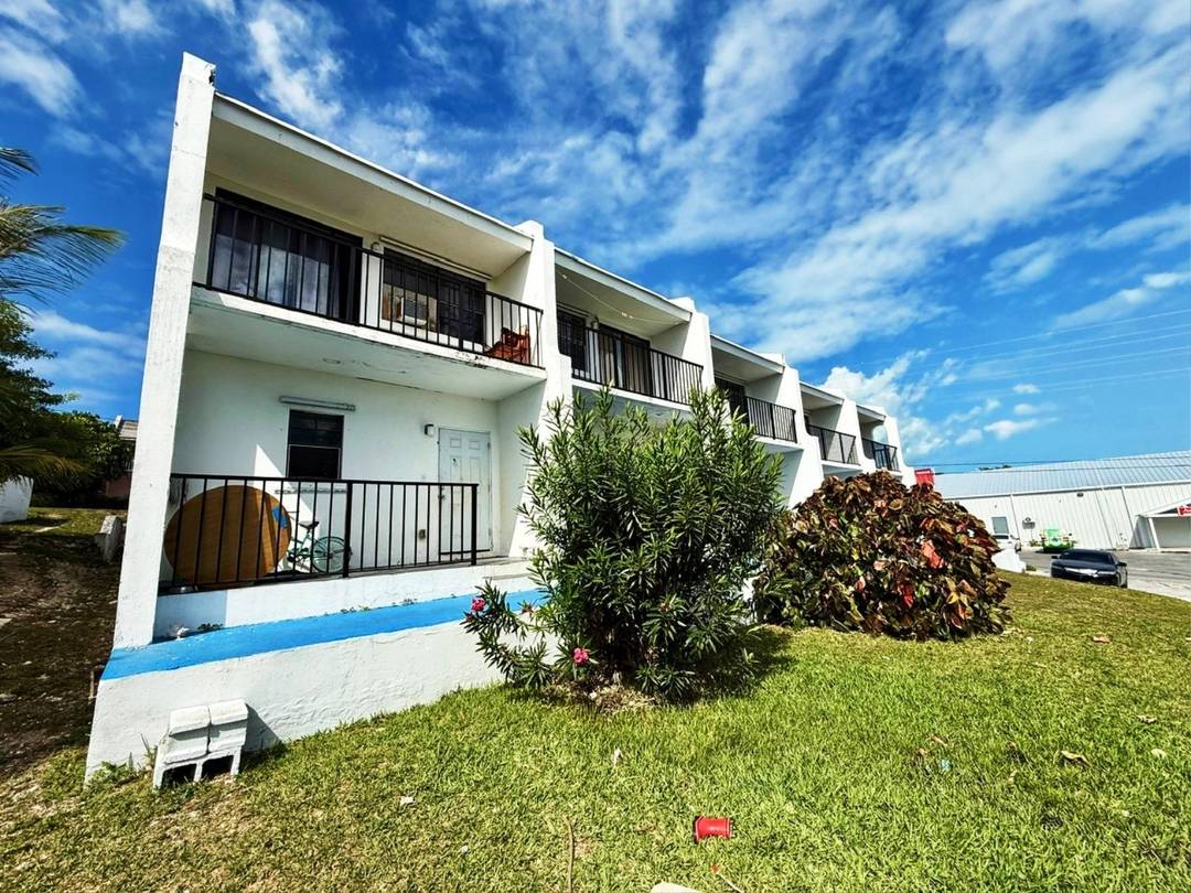 5 TOWNHOUSE APARTMENT BLD Apartment Complex Abaco