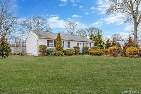 This charming, wide line ranch with 3 Bedroom sits on.