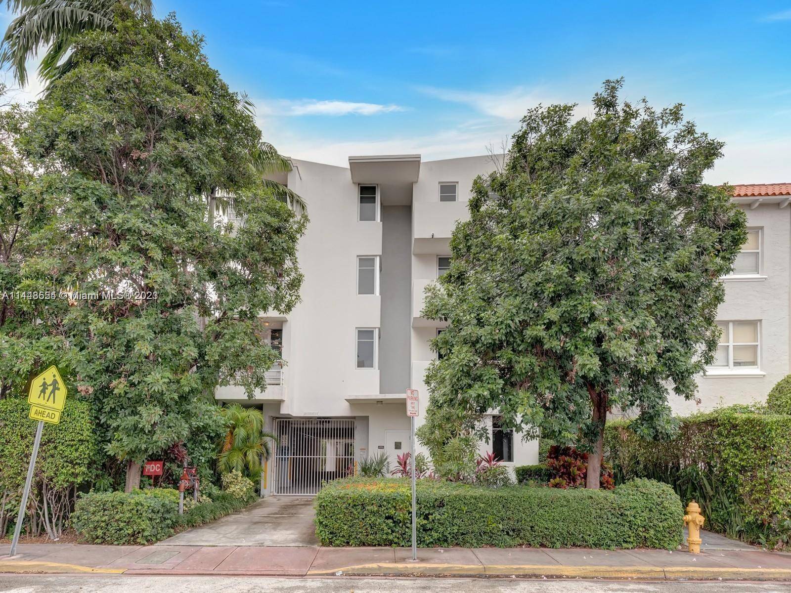 Beautiful unfurnished corner penthouse unit in highly sought after South Beach.
