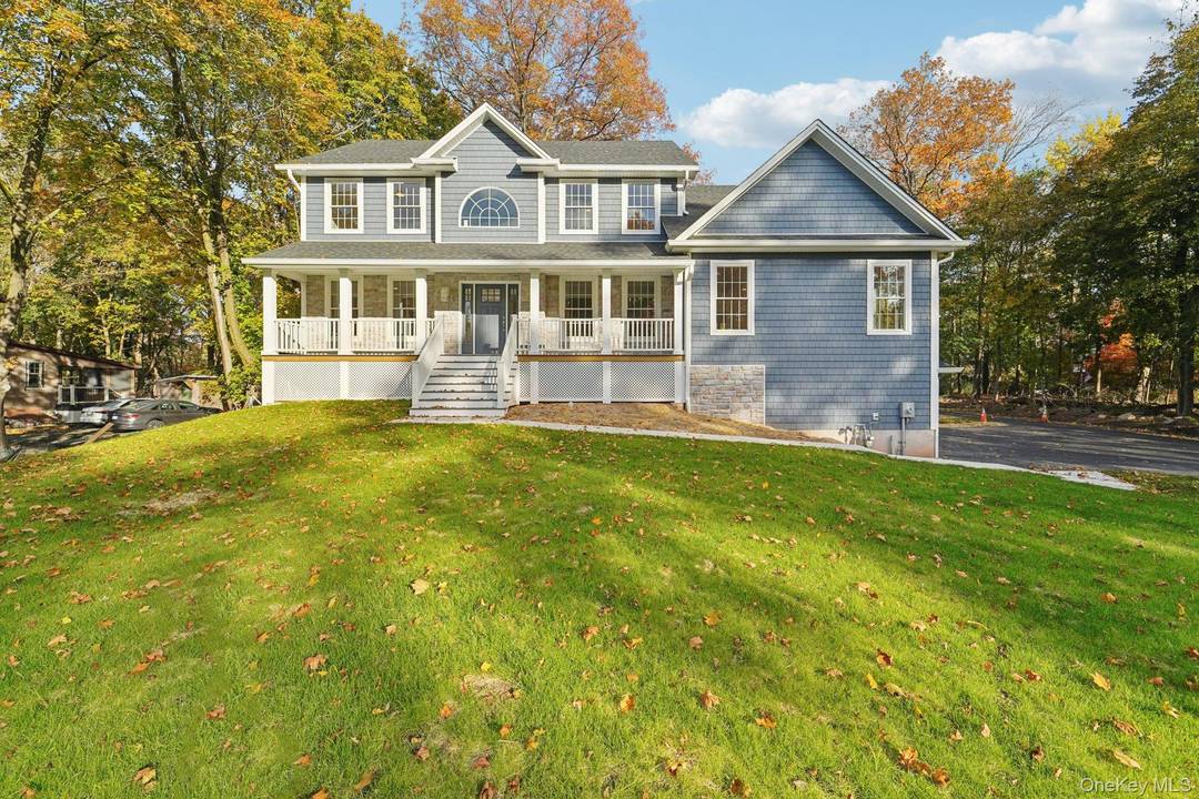New construction colonial in the heart of New City, within the Clarkstown North School District.