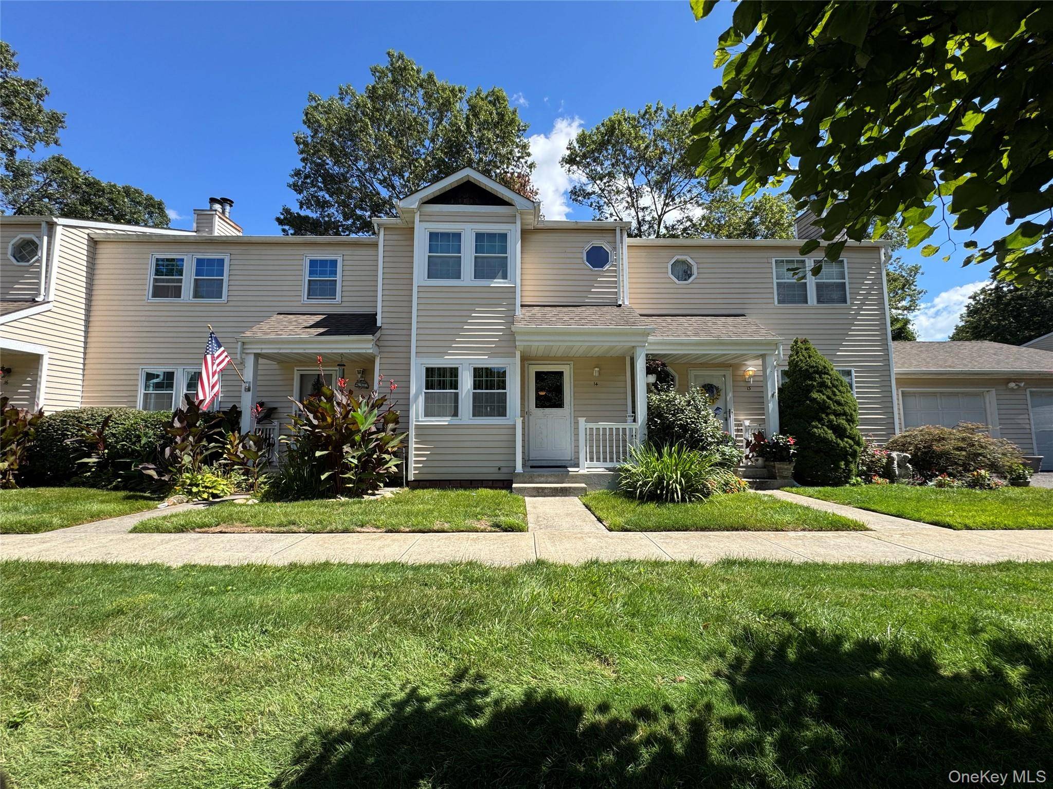 Welcome to this beautifully maintained townhouse located in the well sought after of Colonial Woods Whispering Pines offering a perfect blend of comfort, space amp ; privacy.