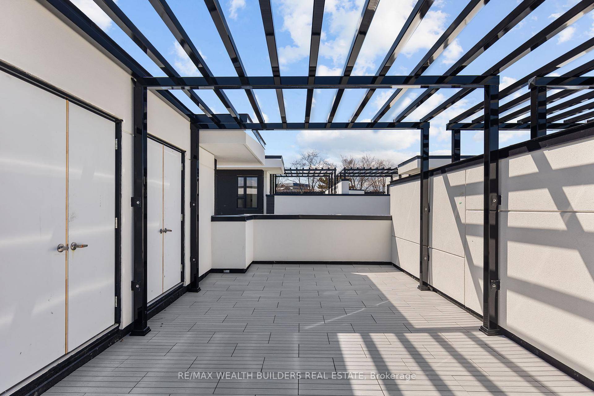 New Waterfront MARINERS PIER 3 storey Freehold Townhouse On Lake Simcoe.