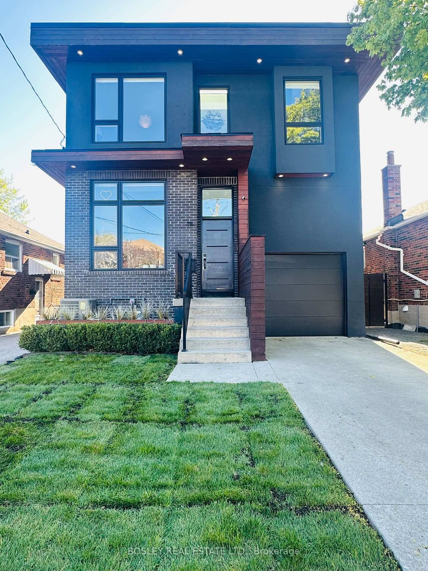 Welcome to 38 Roblin Ave A Stunning Custom Built Family Home Of Modern Luxury And Timeless Elegance Nestled In A Serene And Sought After Neighbourhood, This Exquisite Residence Offers An ...