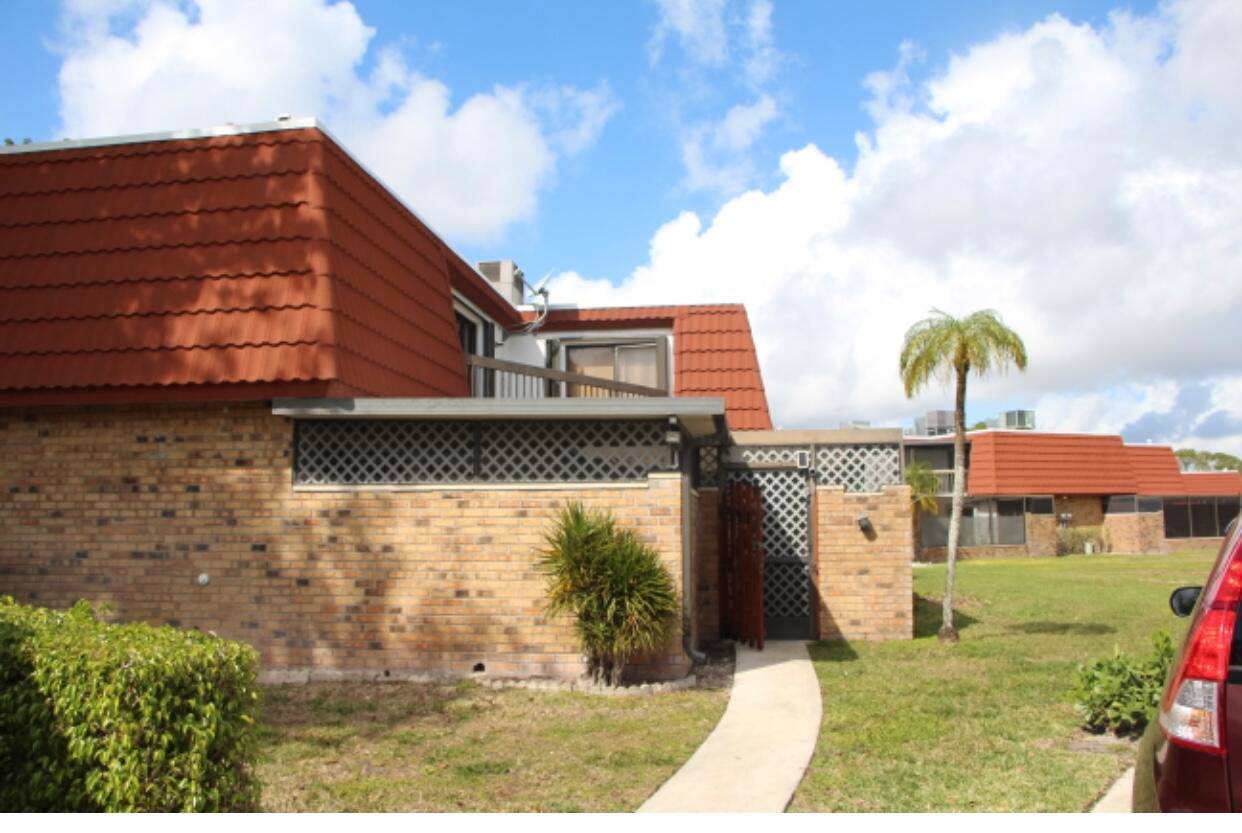 Seller is motivated and offering a 5, 000 seller concession !