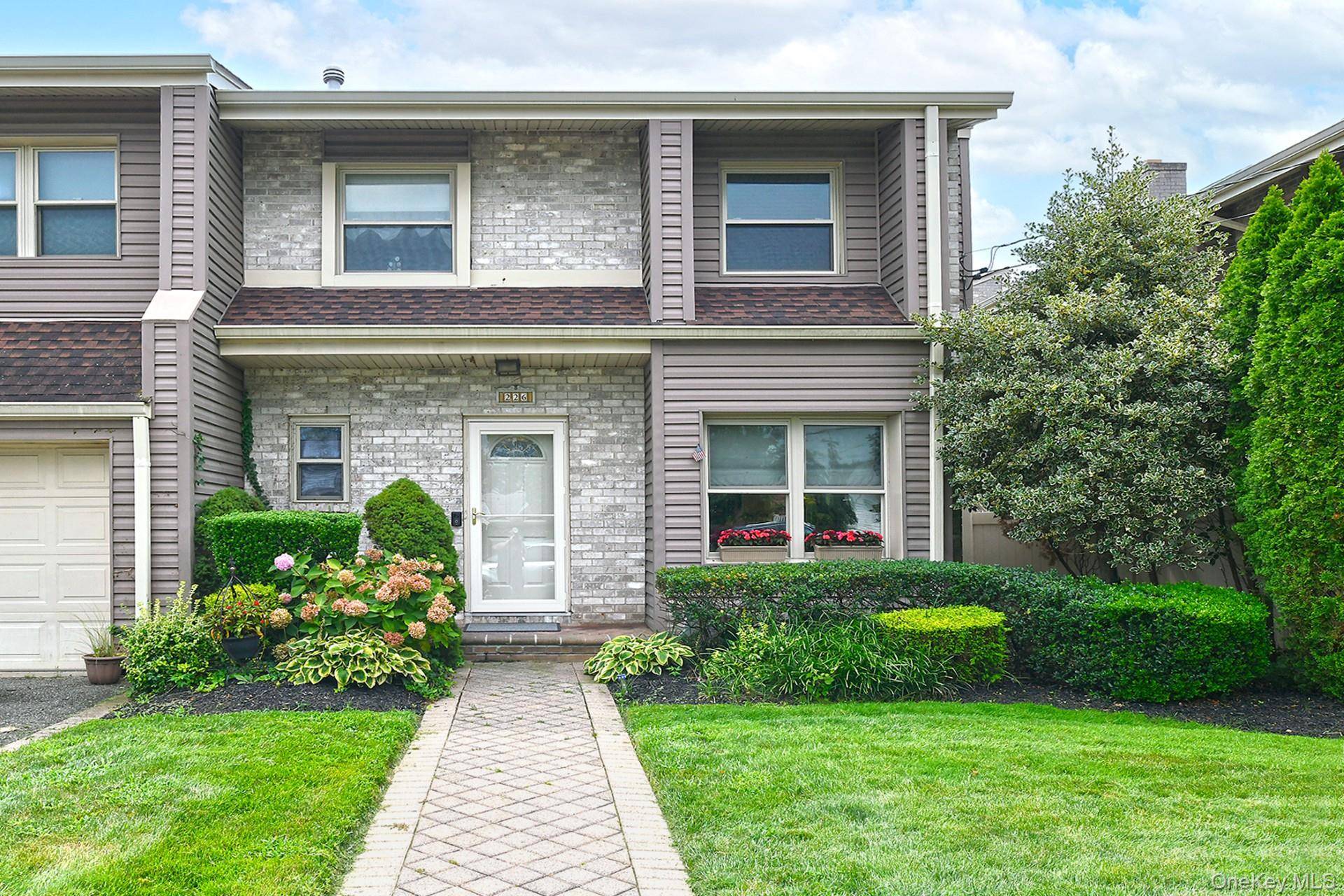 Welcome to this Diamond Condition two story, Corner Unit Townhouse in Oceanside !